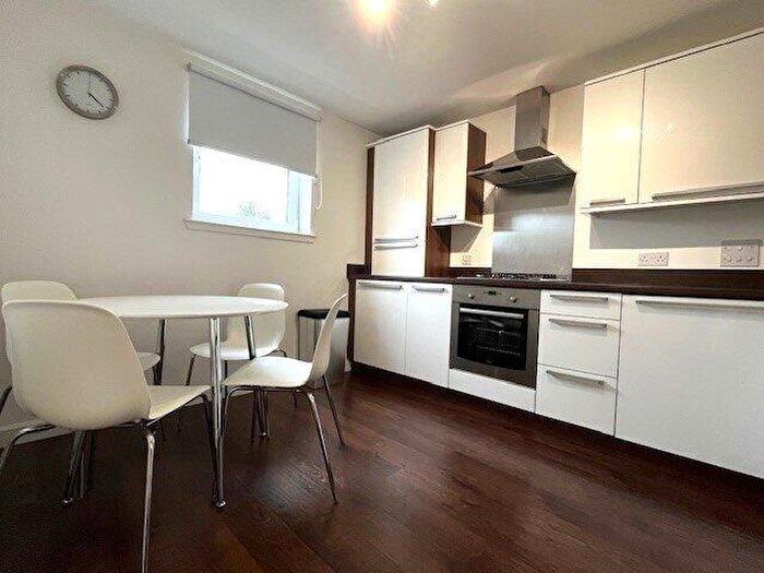 2 Bedroom Flat To Rent In Seaforth Road, City Centre, Aberdeen, AB24