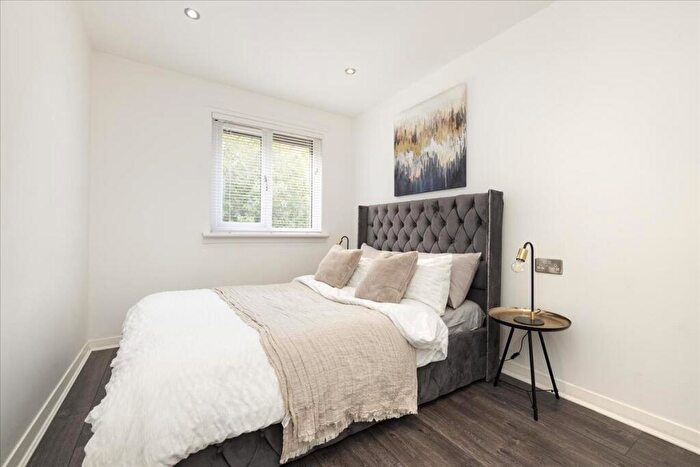 1 Bedroom End Of Terrace House For Sale In Hutchison Crossway, Edinburgh, EH14