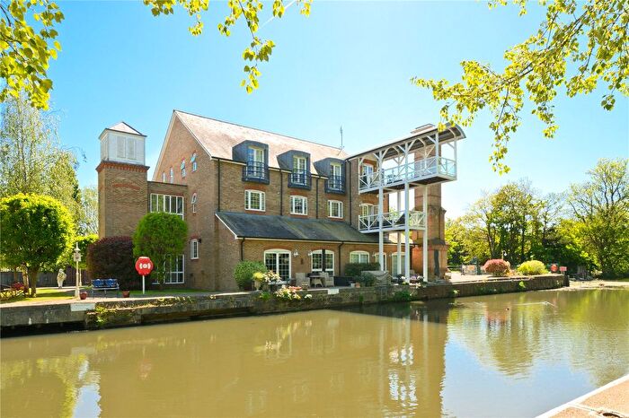 2 Bedroom Flat For Sale In Whittets Ait, Jessamy Road, Weybridge, Surrey, KT13