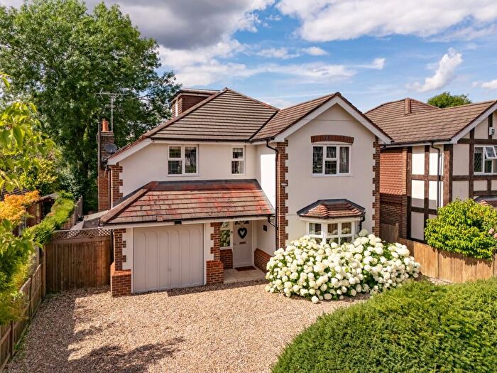5 Bedroom Detached House For Sale In The Ballands North, Fetcham, Leatherhead, KT22