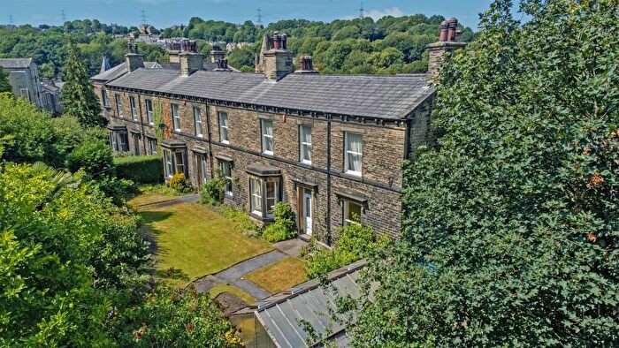 6 Bedroom Terraced House For Sale In , &, Rochdale Road, Greetland, Halifax, HX4