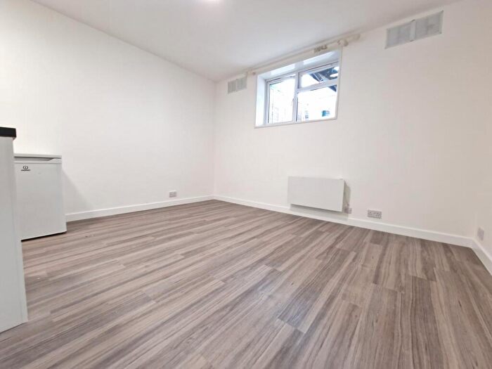 Apartment To Rent In High Street, Wealdstone, Middx, HA3