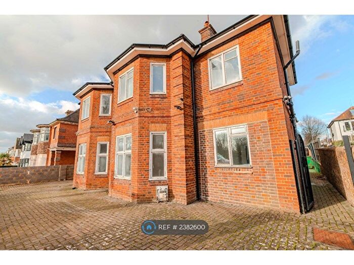 4 Bedroom Semi-Detached House To Rent In Nizells Avenue, Hove, BN3