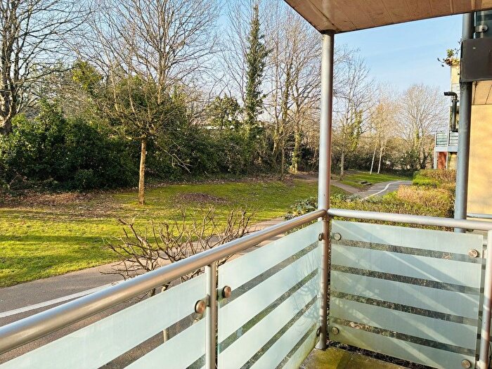 2 Bedroom Flat To Rent In Heraldry Walk, Exeter, EX2