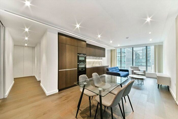 2 Bedroom Flat To Rent In Ellington Tower, Park Drive, Canary Wharf, E14
