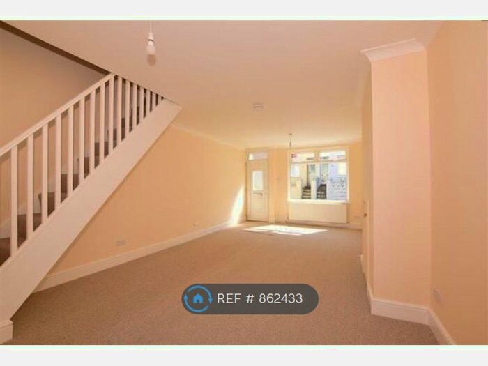 3 Bedroom Terraced House To Rent In Glencoe Road, Chatham ME4