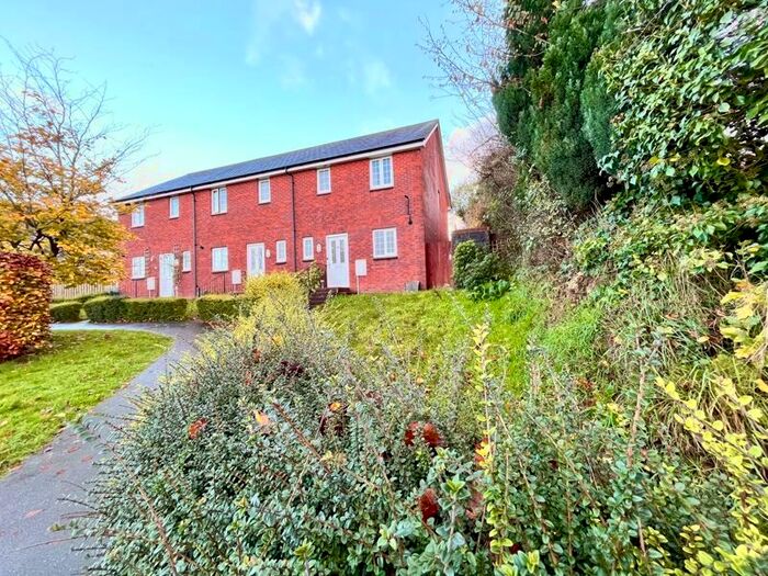 3 Bedroom End Of Terrace House To Rent In Crediton Road, Okehampton, EX20