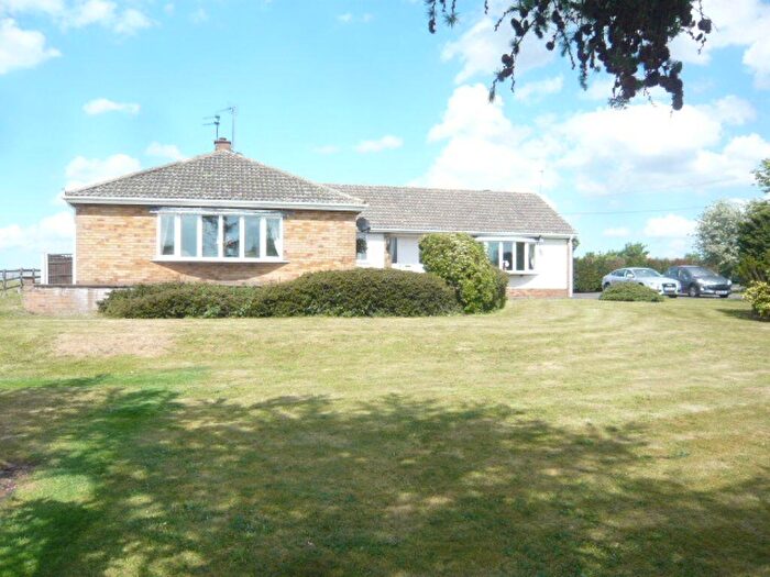 3 Bedroom Detached Bungalow To Rent In Stripe Road, Rossington, Doncaster, DN11