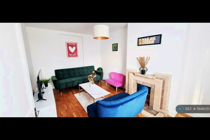 5 Bedroom End Of Terrace House To Rent In The Burroughs, London, NW4