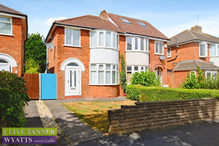 3 Bedroom Semi Detached House For Sale In Church Road, Sheldon, Birmingham, West Midlands, B26