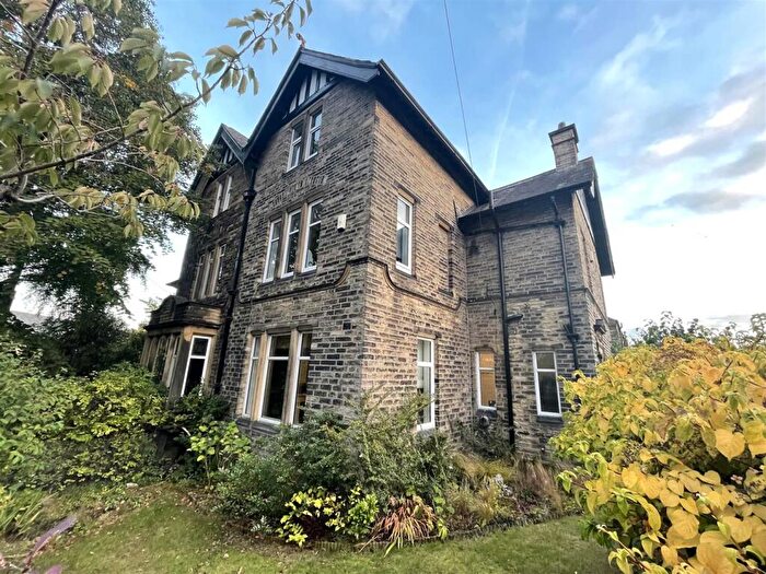 4 Bedroom Semi Detached House For Sale In "Grosvenor" Skircoat Green, HX3