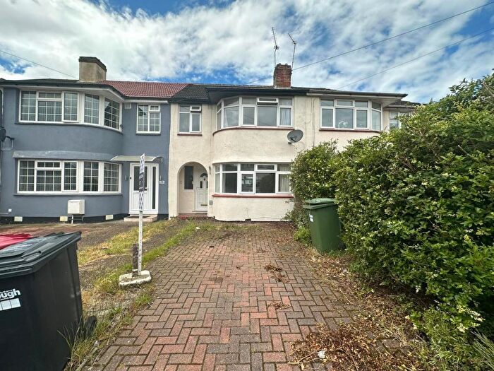 3 Bedroom Terraced House To Rent In Slough, Berkshire, SL2