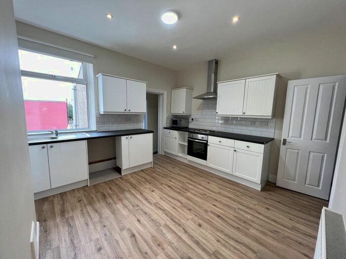 2 Bedroom Flat To Rent In Pasture Road, Goole, DN14