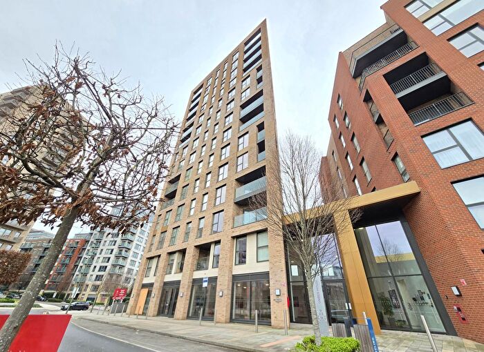 3 Bedroom Flat To Rent In Lismore Boulevard, London, NW9