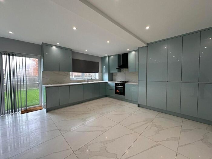 8 Bedroom House To Rent In Rockley Road, Luton, LU1