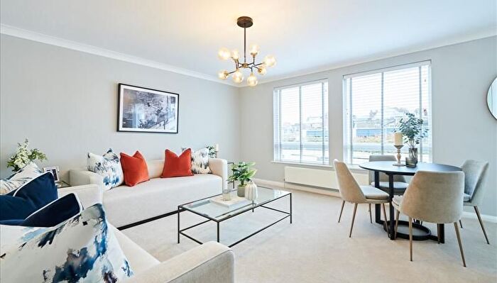 2 Bedroom Flat To Rent In Pond Place, Fulham Road, South Kensington, London, SW3