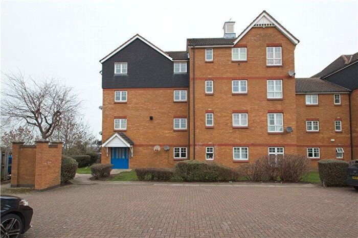 2 Bedroom Flat For Sale In Greenhaven Drive, London, SE28