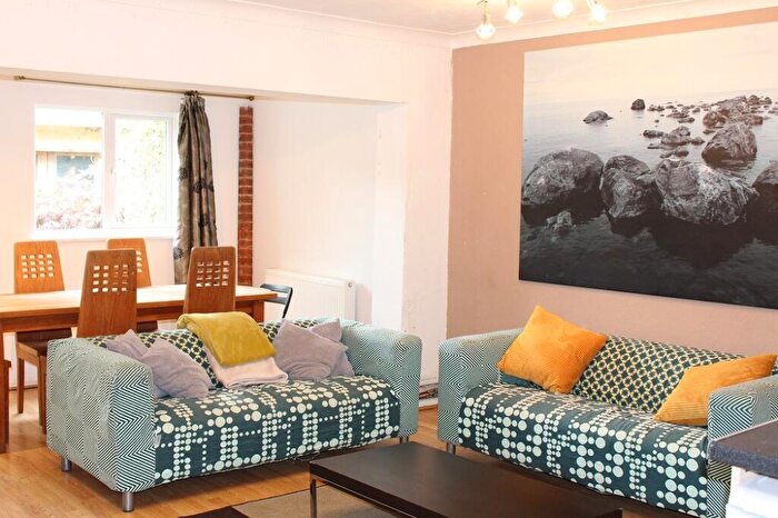 6 Bedroom House To Rent In Bedroom Detached House In Charminster, BH8