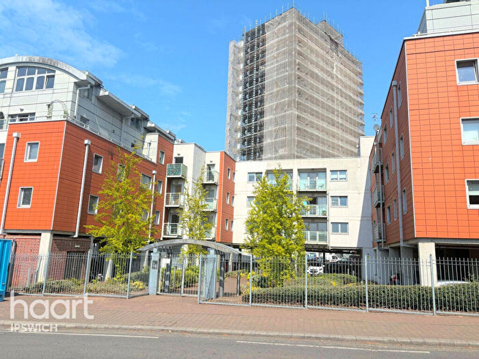 2 Bedroom Flat For Sale In Wolsey Street, Ipswich, IP1