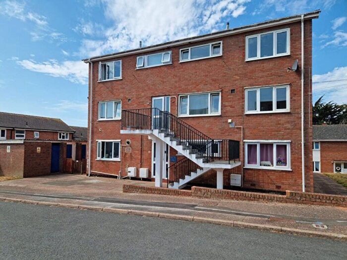 3 Bedroom Flat For Sale In York Close, Exmouth, EX8
