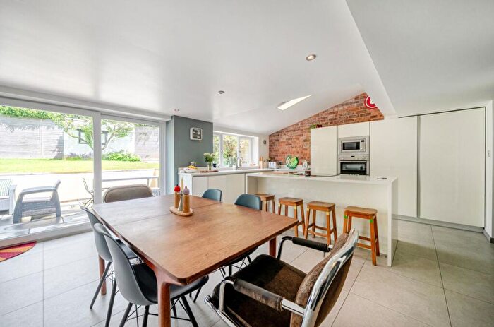 4 Bedroom Cottage For Sale In Lyon Grove, Worsley, M28