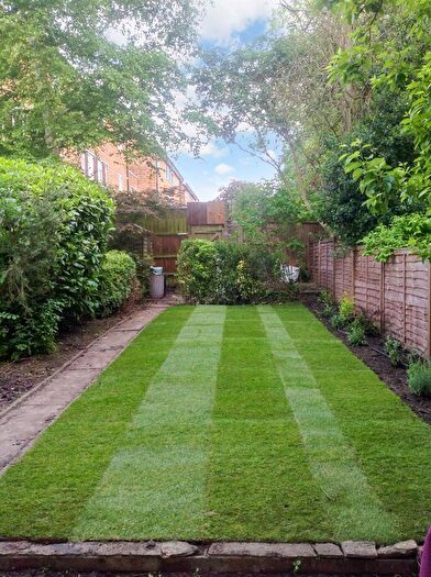 1 Bedroom Maisonette To Rent In Priory Road, London, N8