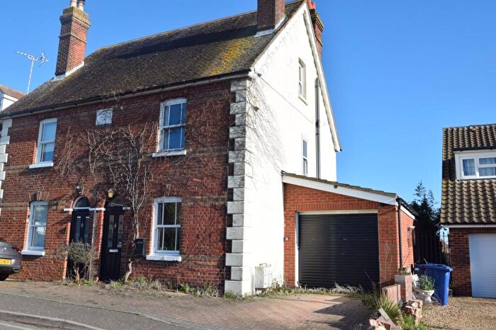 3 Bedroom Semi Detached House For Sale In Forge Lane, Upchurch, Sittingbourne, ME9