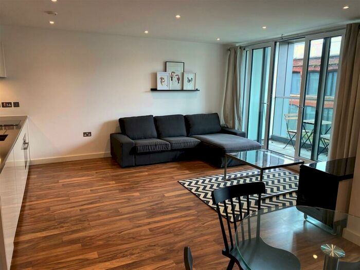 2 Bedroom Flat To Rent In Milliners Wharf, Munday Street, Manchester, M4