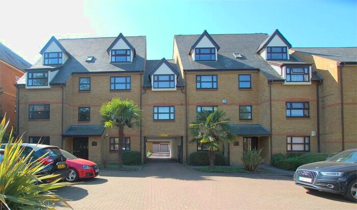 2 Bedroom Flat To Rent In Albemarle Road, Beckenham, BR3