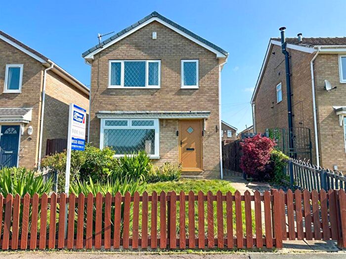 3 Bedroom Detached House For Sale In Charlton Grove, Silsden, BD20