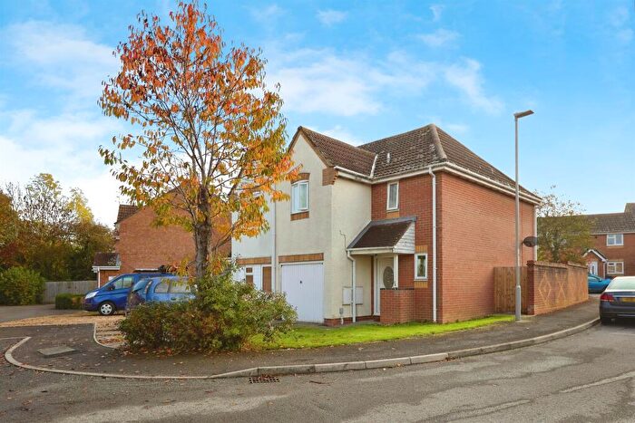 3 Bedroom Semi Detached House For Sale In Horsefields, Gillingham, SP8