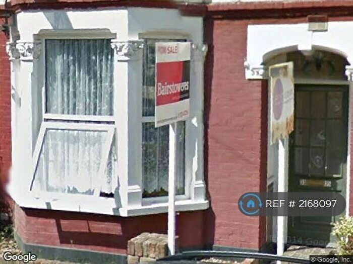 1 Bedroom Flat To Rent In Stowe Court, Westcliff-On-Sea, SS0