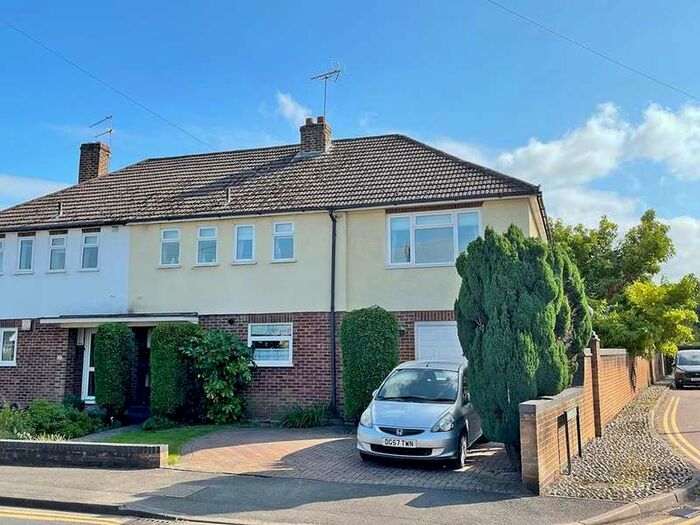 Houses for sale & to rent in SL6 7JG, North Town Mead, Maidenhead