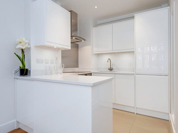 1 Bedroom Flat To Rent In Grove End Gardens, Grove End Road, London, NW8