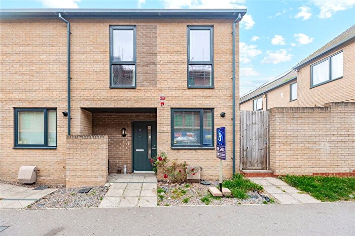 3 Bedroom Semi-detached House For Sale In Hilldene Close, Romford, RM3