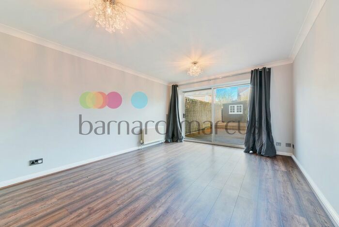 2 Bedroom Property To Rent In Marcuse Road, Caterham, CR3