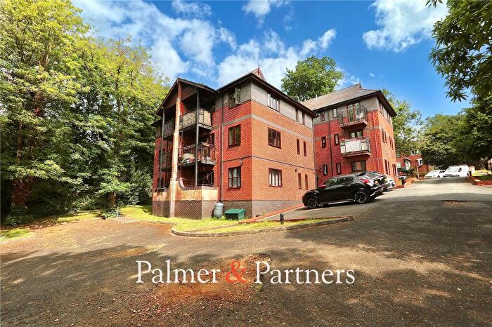 2 Bedroom Apartment For Sale In Acer Grove, Ipswich, Suffolk, IP8