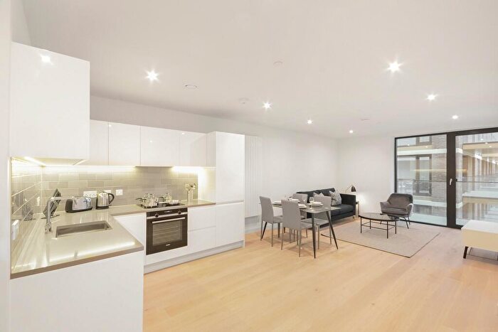 1 Bedroom Apartment To Rent In John Cabot House, Clipper Street, E16