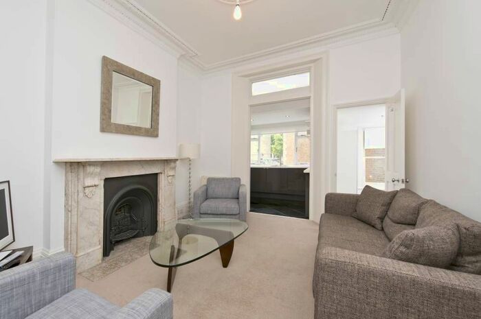 2 Bedroom Flat To Rent In Netherwood Road, London, W14