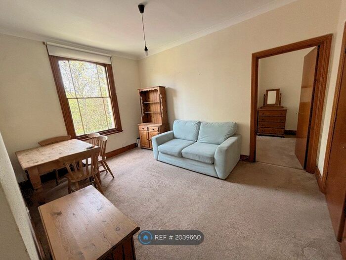 2 Bedroom Flat To Rent In D Manor Avenue, London, SE4