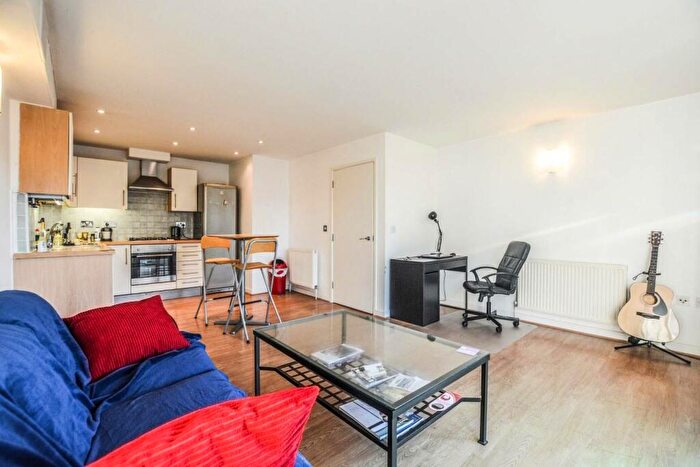 1 Bedroom Flat To Rent In Manchester Road, Canary Wharf, London, E14