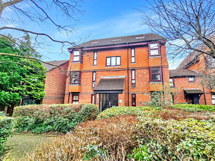 Studio For Sale In Turnpike Lane, Sutton, SM1