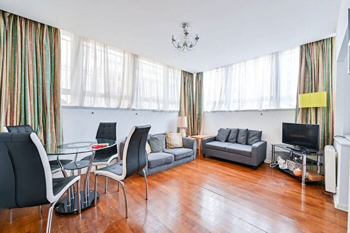 1 Bedroom Flat To Rent In Newington Causeway, Elephant And Castle, London, SE1