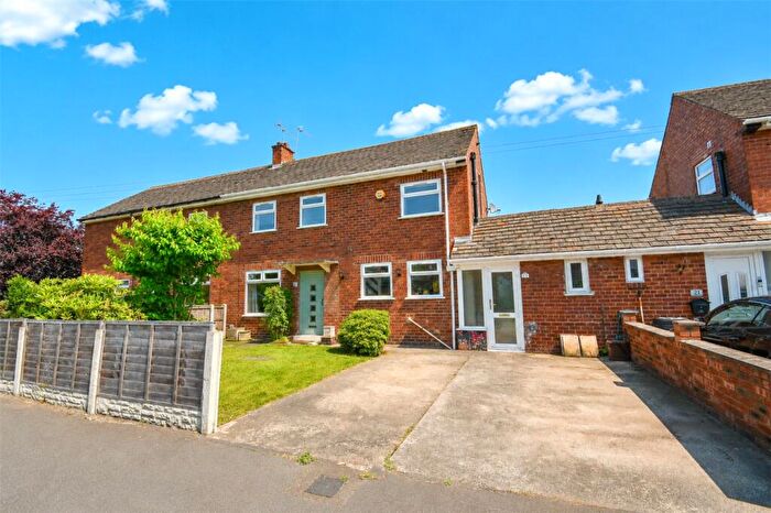 3 Bedroom Semi Detached House For Sale In Whitefields, Elton, Chester, CH2