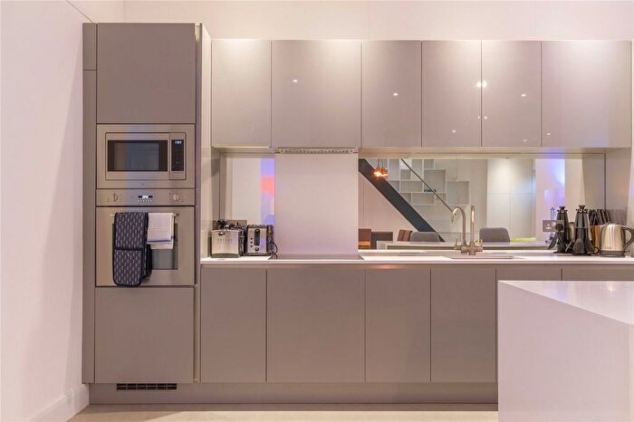 3 Bedroom End Of Terrace House To Rent In Parkside, Ravenscourt Park, W6