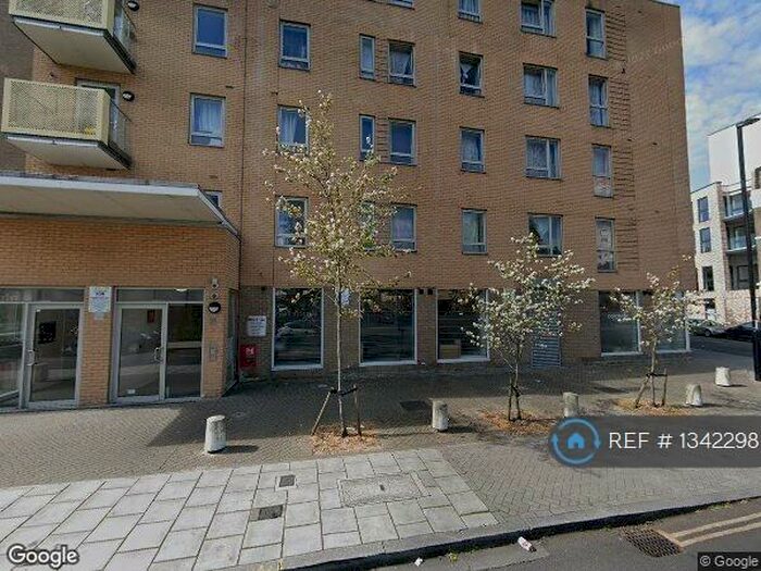 2 Bedroom Flat To Rent In Poppy Court, London, SE8