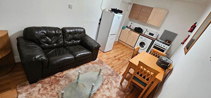 1 Bedroom Flat To Rent In Mauldeth Road, Manchester, M14