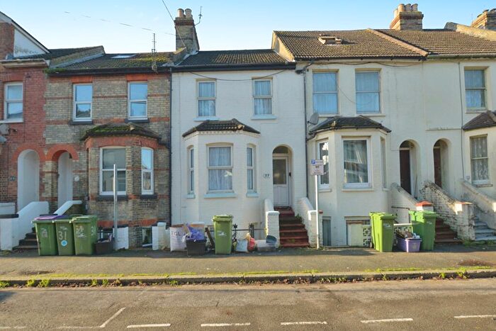 4 Bedroom Terraced House For Sale In Bradstone Avenue, Folkestone, Kent, CT19