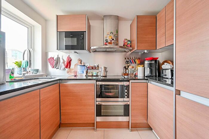 3 Bedroom Flat To Rent In Durham Wharf Drive, Brentford, TW8