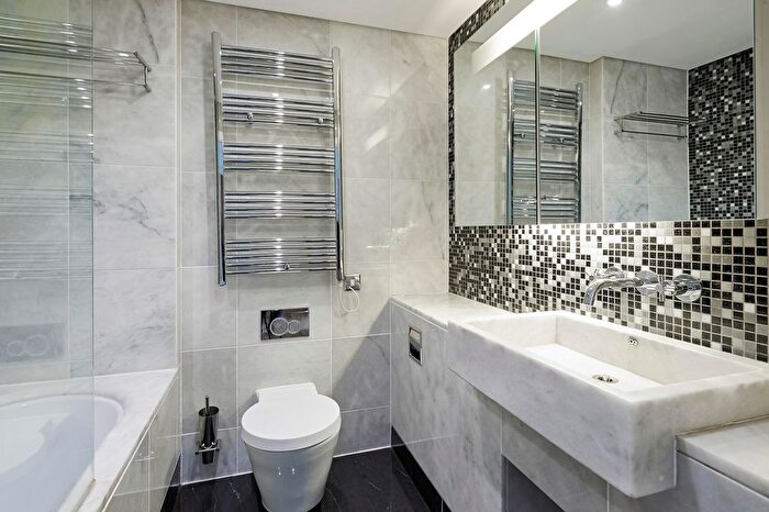 2 Bedroom Flat To Rent In Ability Place, Millharbour, E14